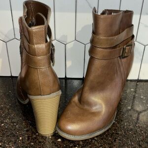George women’s brown zipper high heels ankle boot, size 8